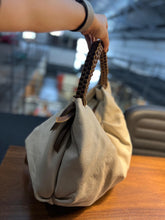 Carregar imagem no visualizador da galeria, Bolsa MORGANA em couro legítimo