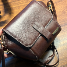Carregar imagem no visualizador da galeria, Bolsa HOLIDAY em couro legítimo