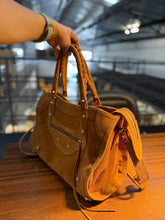 Carregar imagem no visualizador da galeria, Bolsa SPALLA (inspiração Balenciagga) em couro legítimo