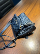 Carregar imagem no visualizador da galeria, Bolsa ATENAS em couro legítimo