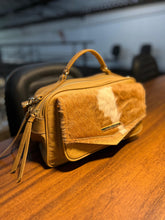 Carregar imagem no visualizador da galeria, Bolsa MÔNACO em couro legítimo