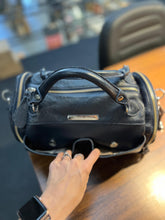 Carregar imagem no visualizador da galeria, Bolsa DINAMARCA em couro legítimo