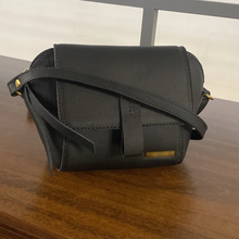 Carregar imagem no visualizador da galeria, Bolsa HOLIDAY em couro legítimo