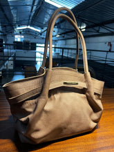 Carregar imagem no visualizador da galeria, LANÇAMENTO! Bolsa BONATA em couro legítimo