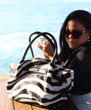 Carregar imagem no visualizador da galeria, LANÇAMENTO! Bolsa BONATA em couro legítimo