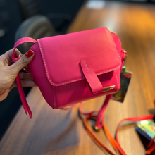 Carregar imagem no visualizador da galeria, Bolsa HOLIDAY em couro legítimo