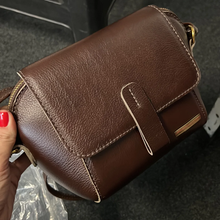 Carregar imagem no visualizador da galeria, Bolsa HOLIDAY em couro legítimo