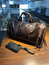 Carregar imagem no visualizador da galeria, Mala de Viagem HELSINK em couro legítimo