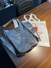 Carregar imagem no visualizador da galeria, Bolsa rústica BARONNI em couro legítimo