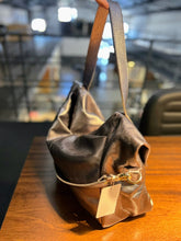 Carregar imagem no visualizador da galeria, Bolsa FRANÇA em couro legítimo