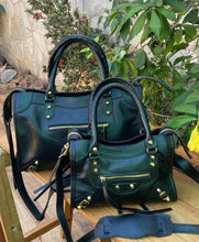 Carregar imagem no visualizador da galeria, Bolsa BALENCIAGGA em couro legítimo