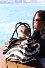 Carregar imagem no visualizador da galeria, LANÇAMENTO! Bolsa BONATA em couro legítimo