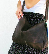 Carregar imagem no visualizador da galeria, Bolsa CARTEIRO LIVERPOOL em couro legítimo