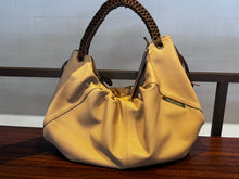 Carregar imagem no visualizador da galeria, Bolsa MORGANA em couro legítimo