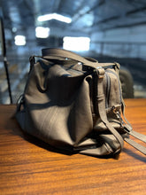 Carregar imagem no visualizador da galeria, Bolsa NORUEGA em couro Legítimo