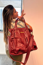 Carregar imagem no visualizador da galeria, Bolsa VALÊNCIA em couro legítimo