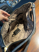 Carregar imagem no visualizador da galeria, Lançamento! Bolsa ROMÊNIA em couro legítimo