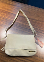 Carregar imagem no visualizador da galeria, Bolsa CARTEIRO LIVERPOOL em couro legítimo