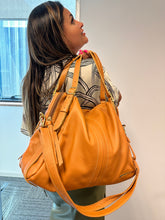Carregar imagem no visualizador da galeria, Bolsa NORUEGA em couro Legítimo