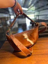 Carregar imagem no visualizador da galeria, Bolsa MALIBU em couro legítimo