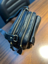 Carregar imagem no visualizador da galeria, Bolsa GREGA em couro legítimo