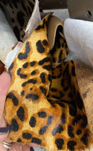 Carregar imagem no visualizador da galeria, PRÉ LANÇAMENTO - Bolsa Carteiro MANCHESTER em couro legítimo