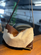 Carregar imagem no visualizador da galeria, Bolsa CARTEIRO LIVERPOOL em couro legítimo