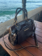 Carregar imagem no visualizador da galeria, Bolsa LONDRES em couro legítimo