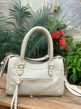 Carregar imagem no visualizador da galeria, Bolsa BALENCIAGGA em couro legítimo