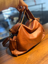 Carregar imagem no visualizador da galeria, Bolsa ALEJANDRÍA em couro legítimo