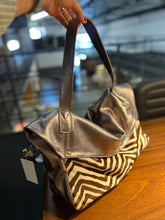 Carregar imagem no visualizador da galeria, Bolsa FRANÇA em couro legítimo