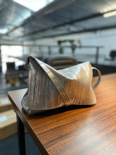 Carregar imagem no visualizador da galeria, Bolsa CARTEIRO LIVERPOOL em couro legítimo