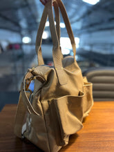 Carregar imagem no visualizador da galeria, Bolsa VALÊNCIA em couro legítimo