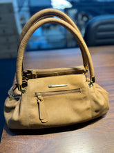 Carregar imagem no visualizador da galeria, Bolsa VIENA em couro legítimo