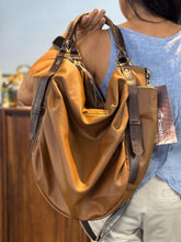 Carregar imagem no visualizador da galeria, Bolsa HAIA em couro legítimo