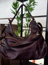 Carregar imagem no visualizador da galeria, Lançamento! Bolsa ROMÊNIA em couro legítimo