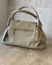 Carregar imagem no visualizador da galeria, Bolsa VIENA em couro legítimo