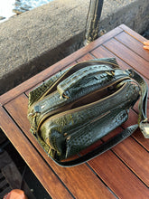 Carregar imagem no visualizador da galeria, Bolsa SUÍÇA em couro legítimo