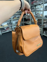 Carregar imagem no visualizador da galeria, Bolsa INGLESA em couro legítimo