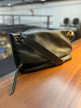 Carregar imagem no visualizador da galeria, LANÇAMENTO! Bolsa GENEBRA em couro legítimo