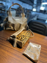 Carregar imagem no visualizador da galeria, Bolsa ATENAS em couro legítimo