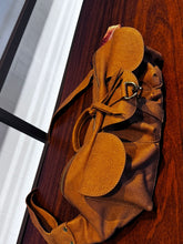 Carregar imagem no visualizador da galeria, LANÇAMENTO! Bolsa MAX POCHETE ARPOADOR em couro legítimo