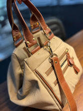 Carregar imagem no visualizador da galeria, Bolsa NOVA YORK em couro legítimo