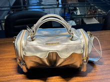 Carregar imagem no visualizador da galeria, Bolsa DINAMARCA em couro legítimo
