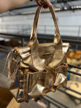 Carregar imagem no visualizador da galeria, Bolsa VALÊNCIA em couro legítimo