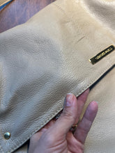 Carregar imagem no visualizador da galeria, Bolsa FRANÇA em couro legítimo