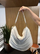 Carregar imagem no visualizador da galeria, LANÇAMENTO! Bolsa OCEANO em couro legítimo