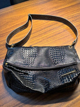 Carregar imagem no visualizador da galeria, LANÇAMENTO! Bolsa GENEBRA em couro legítimo