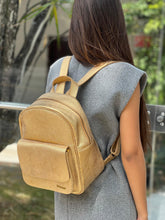 Carregar imagem no visualizador da galeria, Mochila MONTREAL em couro legítimo