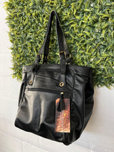 Carregar imagem no visualizador da galeria, Bolsa COLISEU em couro legítimo